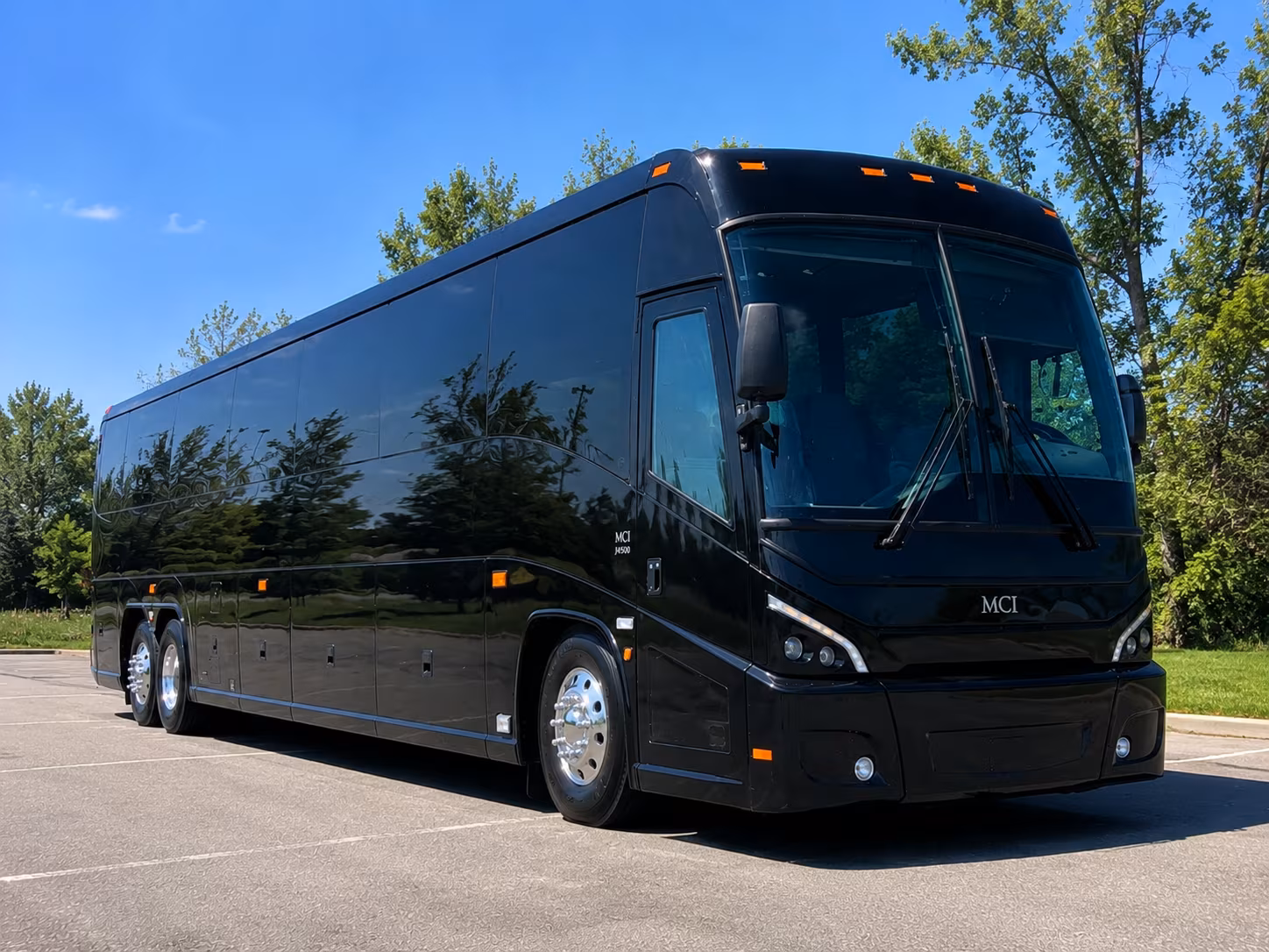 shuttle guests between downtown mobile hotels and your ceremony venue with ease
